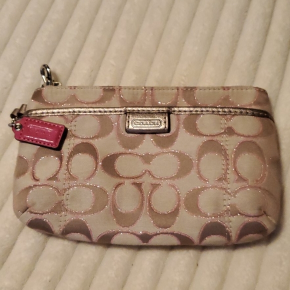 Coach Handbags - Coach wristlet